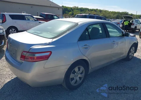 2009 Toyota Camry Le z USA, uszkodzony, nr VIN 4T4BE46KX9R048428